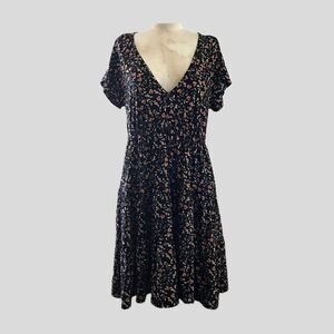 Urban Outfitters Black Ditzy Floral Short Sleeve Jersey V Neck Mini Dress NWOT M